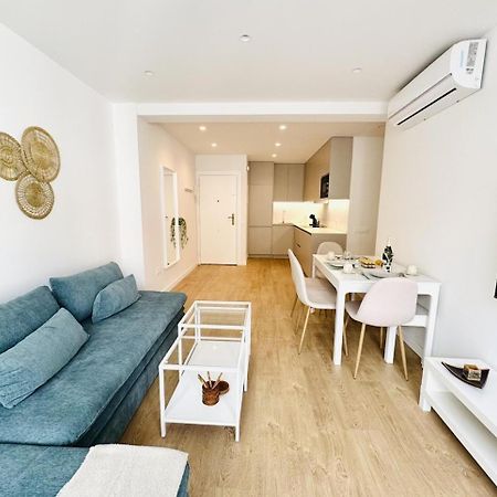Family Apartment In The Malaga City Center Bagian luar foto