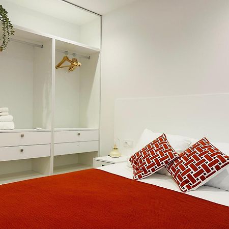 Family Apartment In The Malaga City Center Bagian luar foto