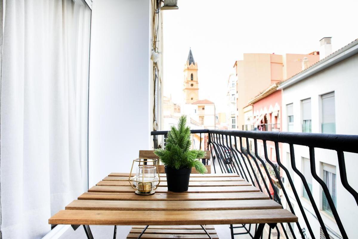 Family Apartment In The Malaga City Center Bagian luar foto