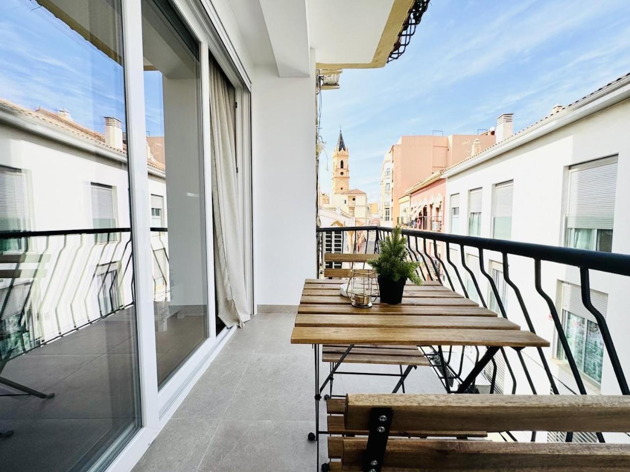 Family Apartment In The Malaga City Center Bagian luar foto