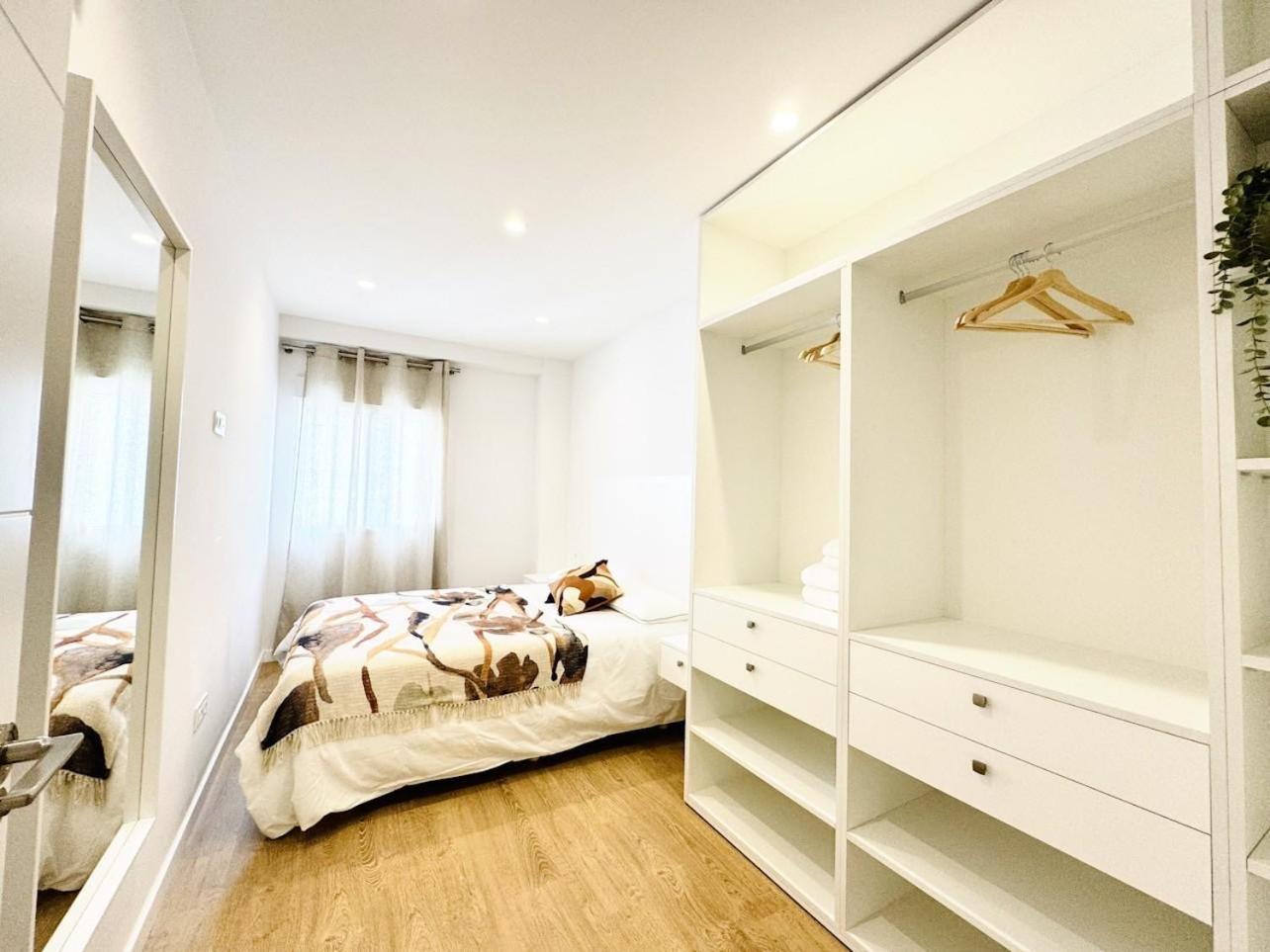 Family Apartment In The Malaga City Center Bagian luar foto