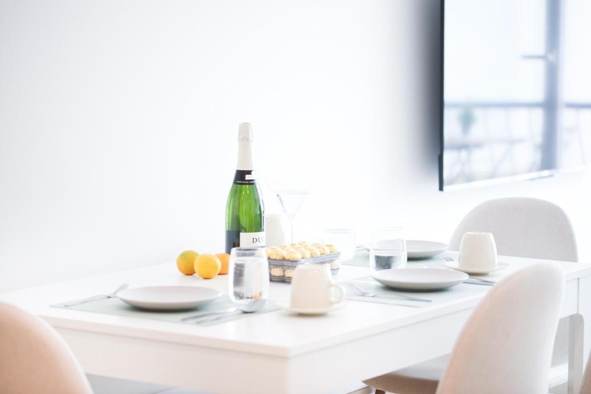 Family Apartment In The Malaga City Center Bagian luar foto