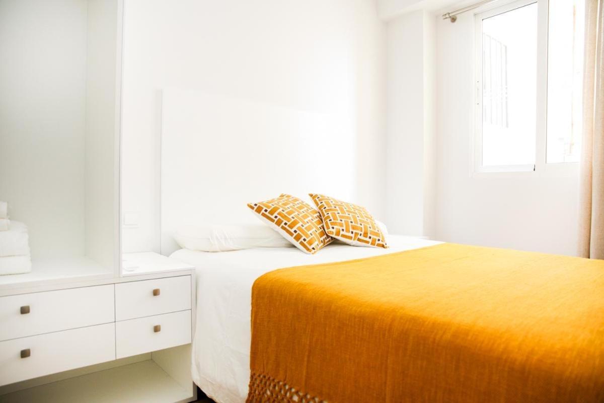 Family Apartment In The Malaga City Center Bagian luar foto