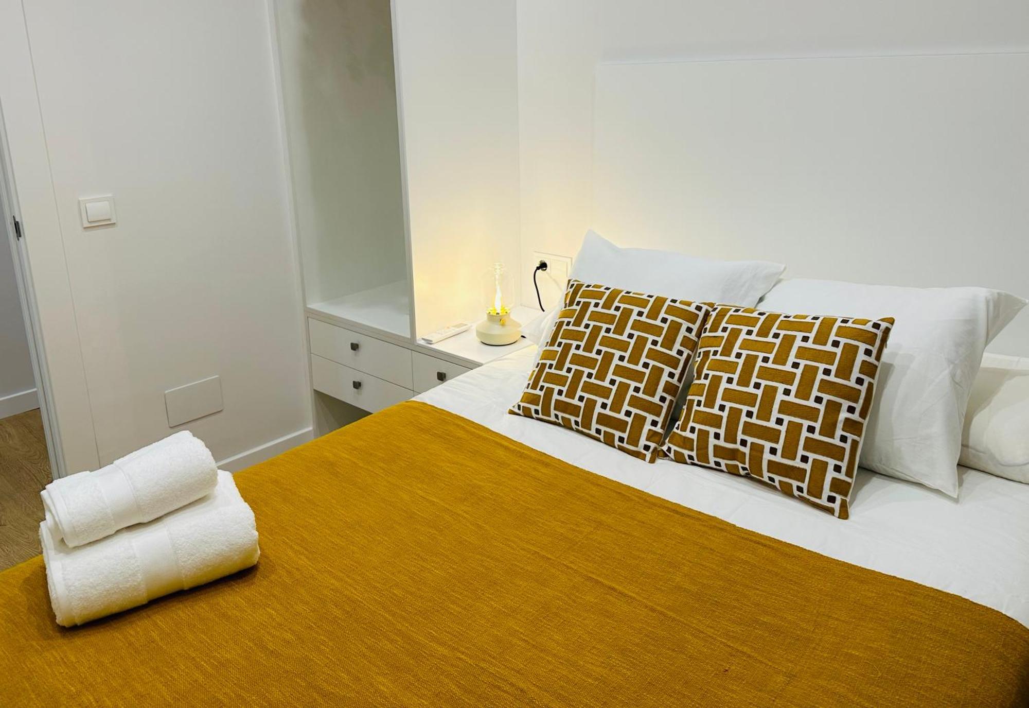 Family Apartment In The Malaga City Center Bagian luar foto