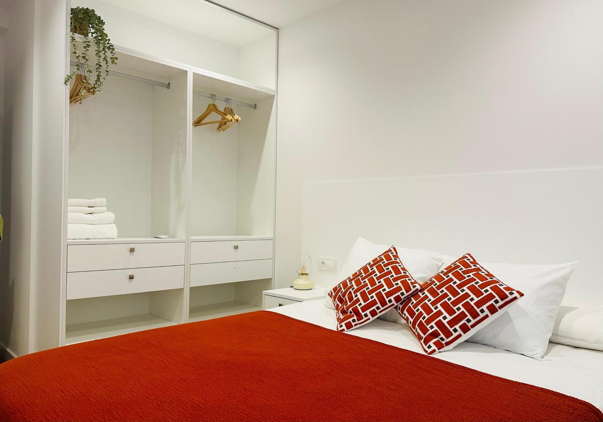 Family Apartment In The Malaga City Center Bagian luar foto